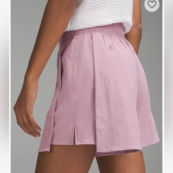 lululemon athletica Pants - NWT Stretch Woven Relaxed-Fit High-Rise Short 4" / Rose Blush